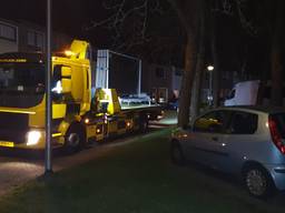 De straat is afgezet met zwarte hekken. Foto: Omroep Brabant