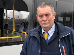 Bus van chauffeur Piet twee keer op één avond beschoten. (foto: Raymond Merkx)