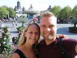 Toekomstig bruidspaar Joeri en Nikki zijn fan van pretparken en zouden er verschillende bezoeken in Amerika. ( Foto: Joeri Damen)