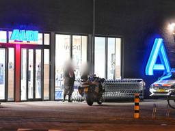 De Aldi aan de Allerheiligenweg in Breda zaterdagavond. (Foto: Tom van der Put / SQ Vision Mediaprodukties)