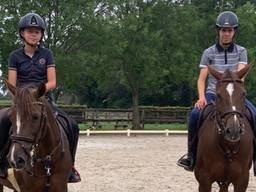 Ava Eden (13) en Yannick (15) van Grunsven.