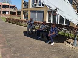 https://api.omroepbrabant.nl/img/f/$width$/$height$/0.5/0.5/bWVkaWEvcHJvZC8zMTg3MDYxLmpwZz9zdj0yMDE5LTA3LTA3JnN0PTIwMjAtMDEtMDFUMDAlM0EwMCUzQTAwWiZzZT0yMDQwLTAxLTAxVDAwJTNBMDAlM0EwMFomc3I9YiZzcD1yJnNpZz1TQjBneThRdE9XQ0p6MVhPNWVZTllQN2tmNDdsaHp1eXl0U3MwTXgxeGRZJTNE