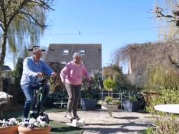 De achtertuin als sportschool. (Beeld: Henny en Dré van Dongen)