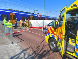 De aanrijding op het spoor in Heeze gebeurde rond het middaguur (foto: Rico Vogel;s/SQ Vision). 