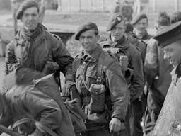 Britse commando's in de Biesbosch, april 1945 (foto: IWM)