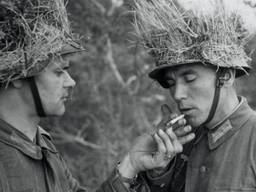 Wolga-Tataren ergens aan het front in Europa in WO2 (foto: Bundesarchiv).