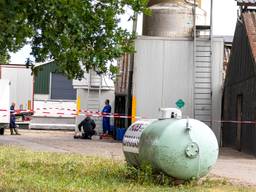 Ruiming van nertsenfarm in Landhorst (foto: SK-Media)