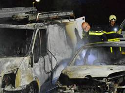 Drie auto's uitgebrand in Etten-Leur. (archieffoto: SQ Vision)