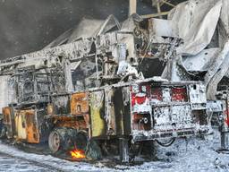 Ook een brandweerwagen moest het ontgelden. (foto: Rico Vogels/SQ Vision Mediaprodukties)