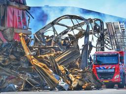 De eerste oplaaiende brand, eerder donderdagmiddag. (foto: Rico Vogels/SQ Vision)