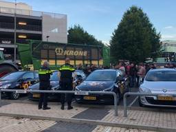 Boeren verzamelden zich bij Omroep Brabant (foto: Omroep Brabant).