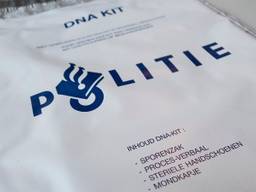 De politie vond DNA-sporen in de auto en winkel (foto: politie.nl).