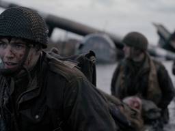Scene uit de speelfilm met de Britse soldaten voor de 'glider' (foto: Slag om de Schelde/The Forgotten Battle).
