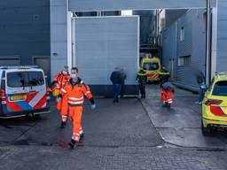 Er kwamen veel hulpdiensten naar het bedrijf (foto: SQ Vision Mediaprodukties).