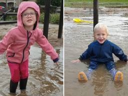 De kinderen van Vivian Maas, Fleur en Sem, 'zwommen' de afgelopen maanden in de speeltuin (foto: Vivian Maas).