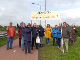 Bewoners van de wijk Brouwhuis in Helmond zijn de stank helemaal beu (Foto: Omroep Brabant)