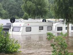 Babette schrok zich rot toen ze de foto's van de overstroomde camping binnenkreeg.