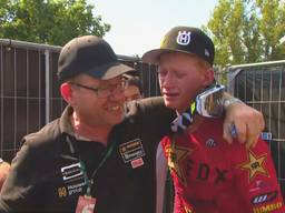De 16-jarige motorcrosser Kay de Wolf gooit hoge ogen tijdens GP in Oss.