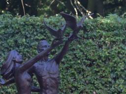 Monument voor coronaslachtoffers onthuld in Oisterwijk