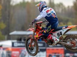 Herlings zweeft door de lucht in Mantova (foto: KTM Images/Ray Archer).