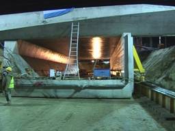 Dag en nacht werken aan fietstunnel