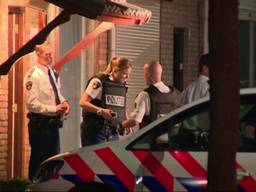 Een dronken en verwarde man heeft voor paniek gezorgd in de Tricotstraat in Geldrop