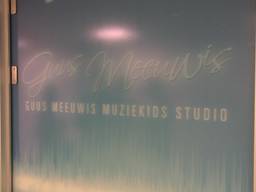 Guus Meeuwis opent muziekstudio voor zieke kinderen in St. Elisabethziekenhuis in Tilburg