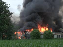 Loods van groenteboer Vorstenbosch afgebrand