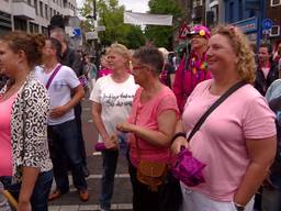 Homo's laten zich zien in Eindhoven op roze zaterdag
