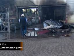 Gedupeerden komen de schade aan hun bedrijven bekijken na grote brand Breda