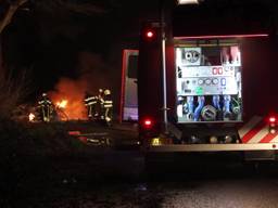 Vrouw bewusteloos gevonden naast ontplofte auto in Langenboom
