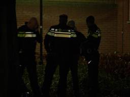 Man zwaargewond na val van balkon in Breda