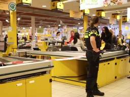 Man opgepakt na gewapende overval op Jumbo in winkelcentrum Den Bosch