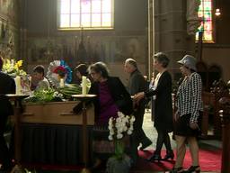 Emotionele uitvaart laatste slachtoffer MH17 Jo de Roo uit Helmond