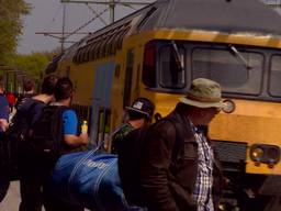 Helmond heeft primeur nieuwe stationsklokken