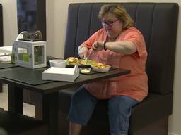 Annelies Stoop met morbide obesitas blijft friet eten ook na levensreddende gastric bypass operatie
