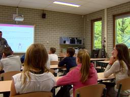 Leerling-stewards gaan surveilleren op Mill-Hillcollege in Goirle