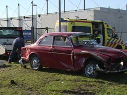 Oldtimer te water in Waalwijk