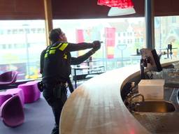 "Leg je wapen neer!" Politie in Tilburg oefent met extreem geweld