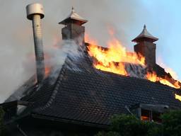 Monumentaal pand Geldrop uitgebrand na oefening
