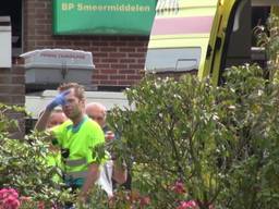 Tijdens het klussen is een man vrijdagmiddag in Valkenswaard ernstig gewond geraakt.