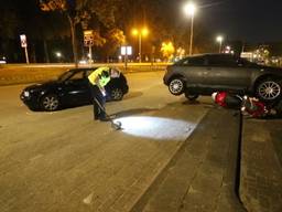 Scooterrijder gewond na opzettelijke aanrijding