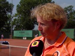 Veteranen tennisen gewoon tijdens NK, maar de meeste Brabanders zochten wederom verkoeling