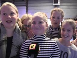 Kinderen Breda kijken rond in klaslokaal van de toekomst