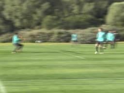 PSV-talenten Dante Rigo en Sam Lammers genieten van het trainingskamp in Spanje