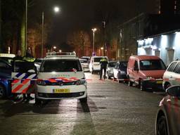 Politie onderzoekt dood van man voor snookercentrum in Tilburg