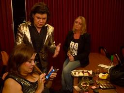 Roy Donders en Patty Brard schrijven samen een carnavalsnummer.