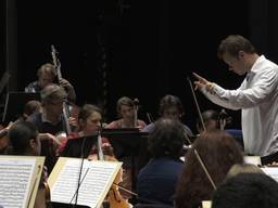 Philharmonie Zuidnederland speelt met een échte Brabander op de bok