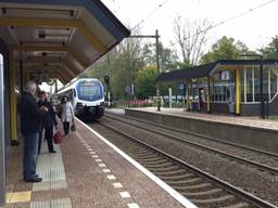 De blinde Joke Smits neemt de trein van Rosmalen naar Den Bosch