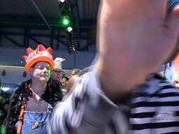 Carnaval op een vliegbasis: duizend mensen met beperking gaan los